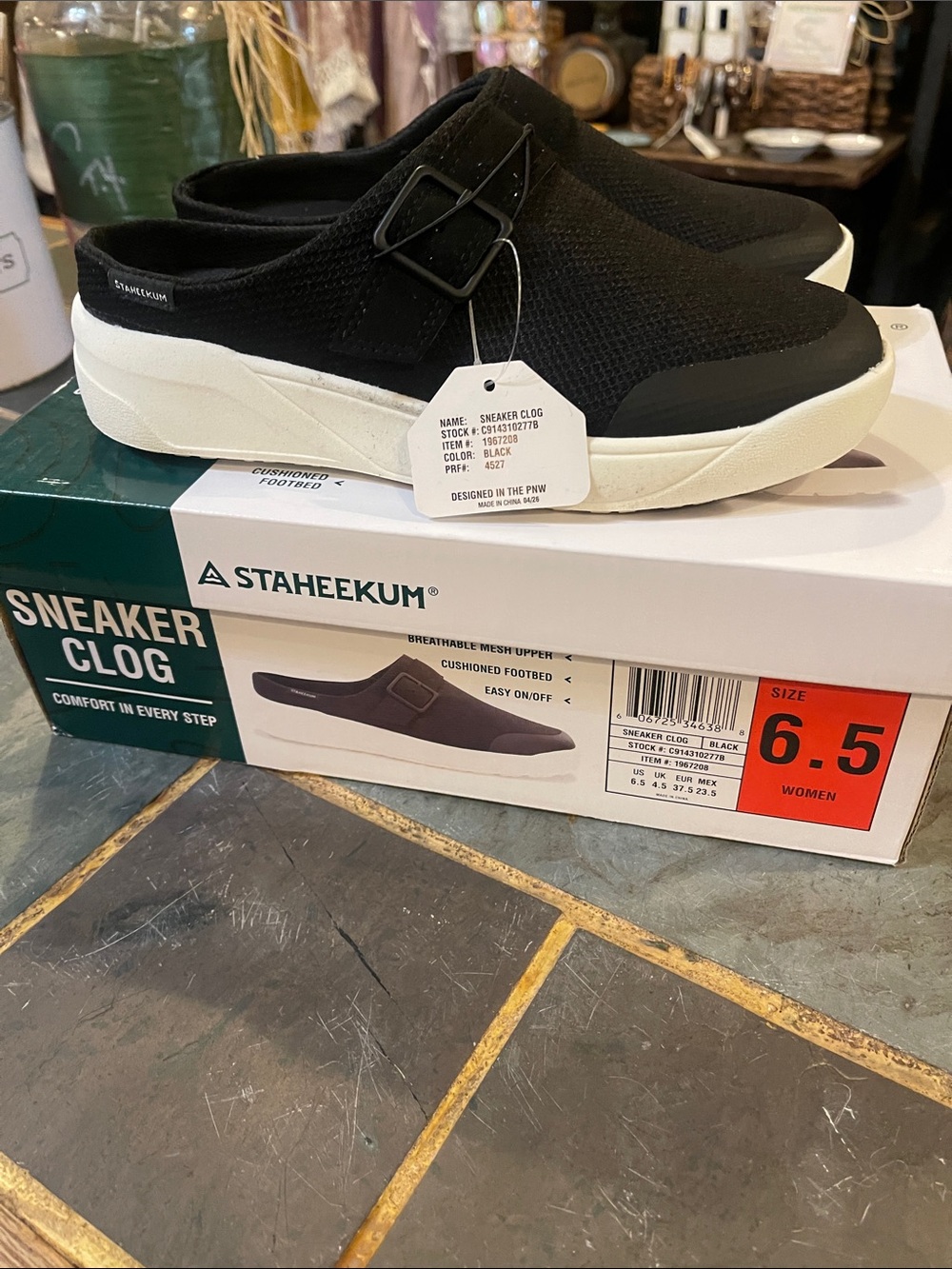 NIB sneaker clogs never worn size 6.5 perfect condition